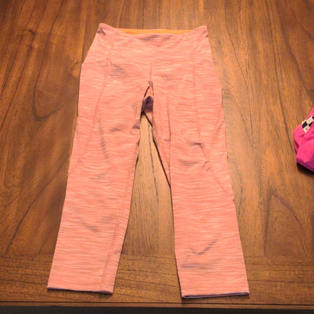 Old Navy Active Elevate Go Dry Crop Legging